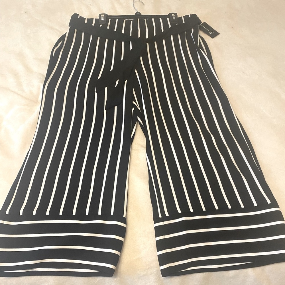 Ladies Striped Capri slacks